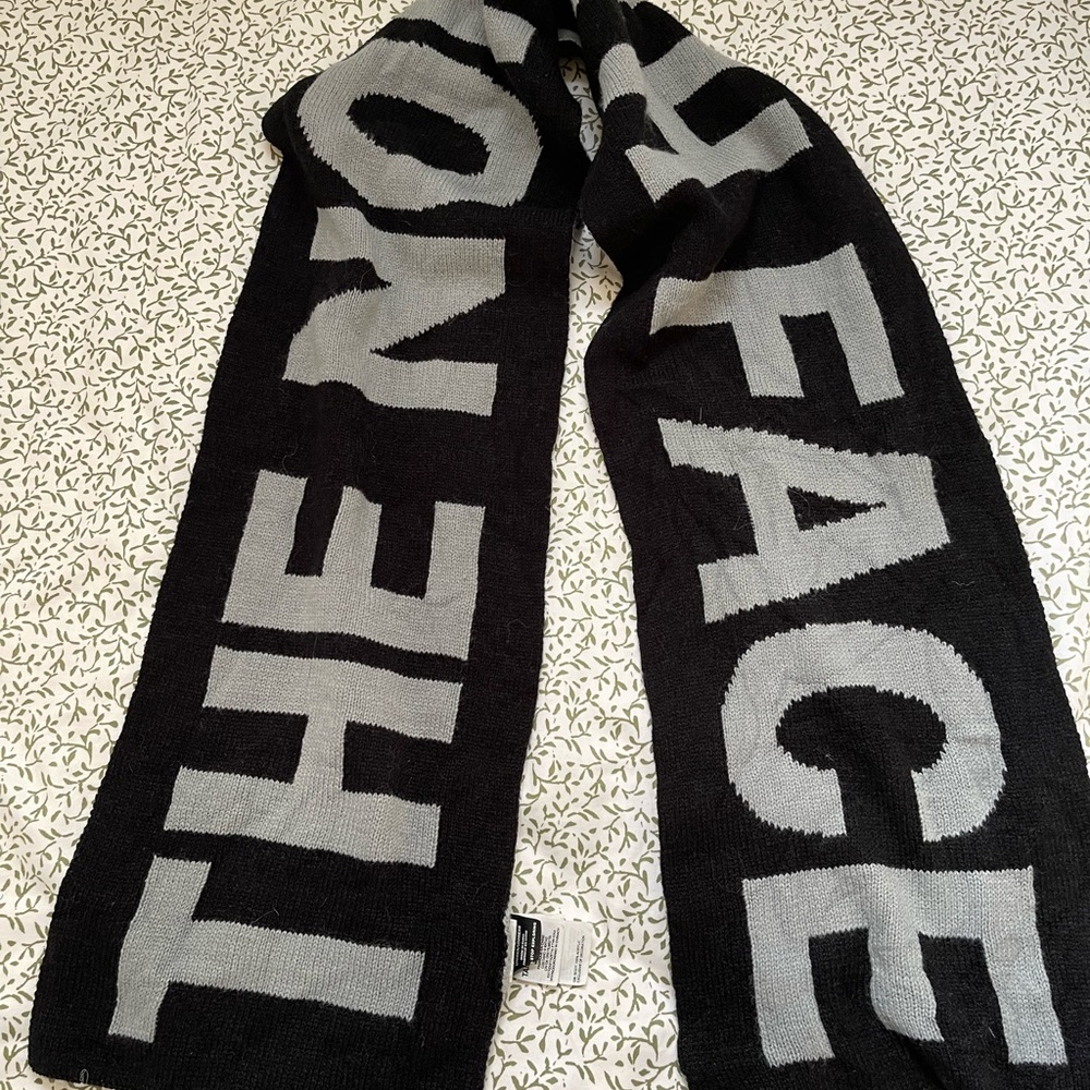 The North Face Bold Black and Gray Scarf